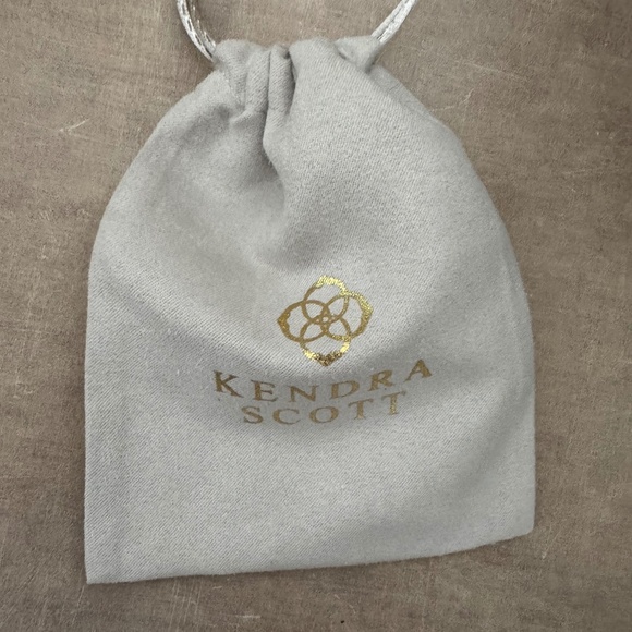 Kendra Scott Elisa pendant necklace red in silver tone - Picture 2 of 4